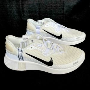 Nike Reposto CZ5631-102 Sneaker